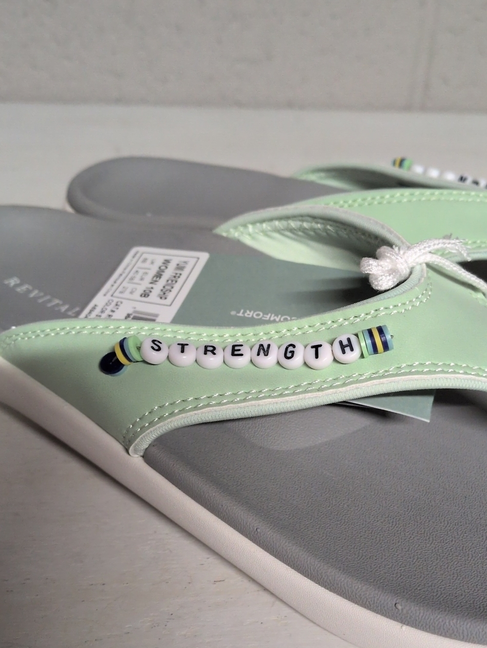 Revitalign Orthotic Beaded Thong Sandals - Yumi Friendship, Size 10B NWT - Picture 5 of 9